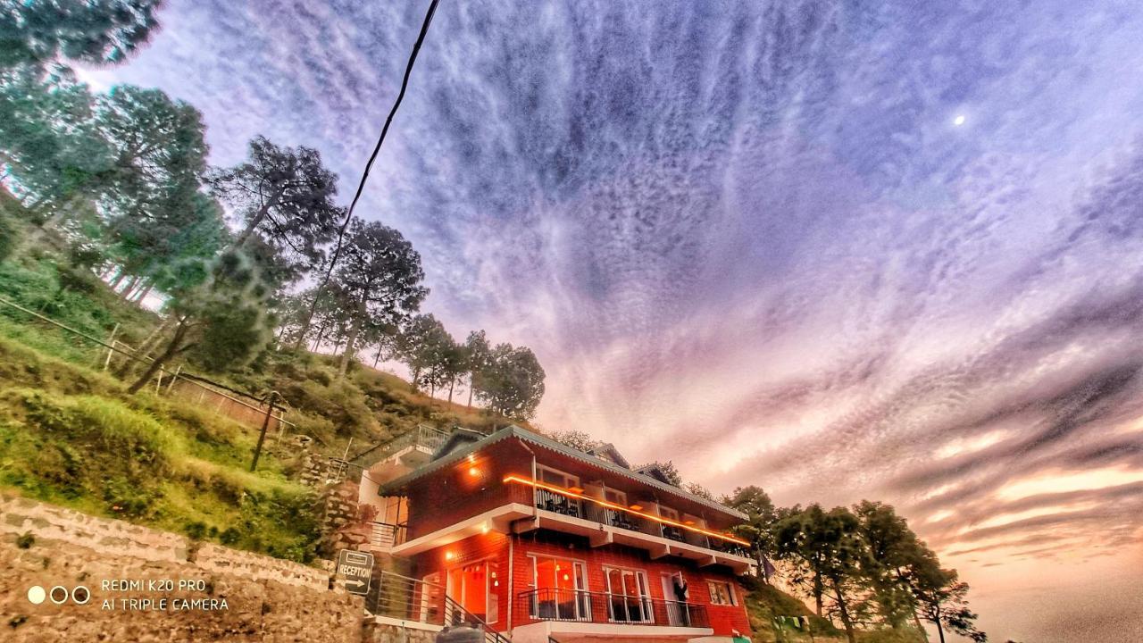 Safarmaina Resort Kasauli Exterior photo