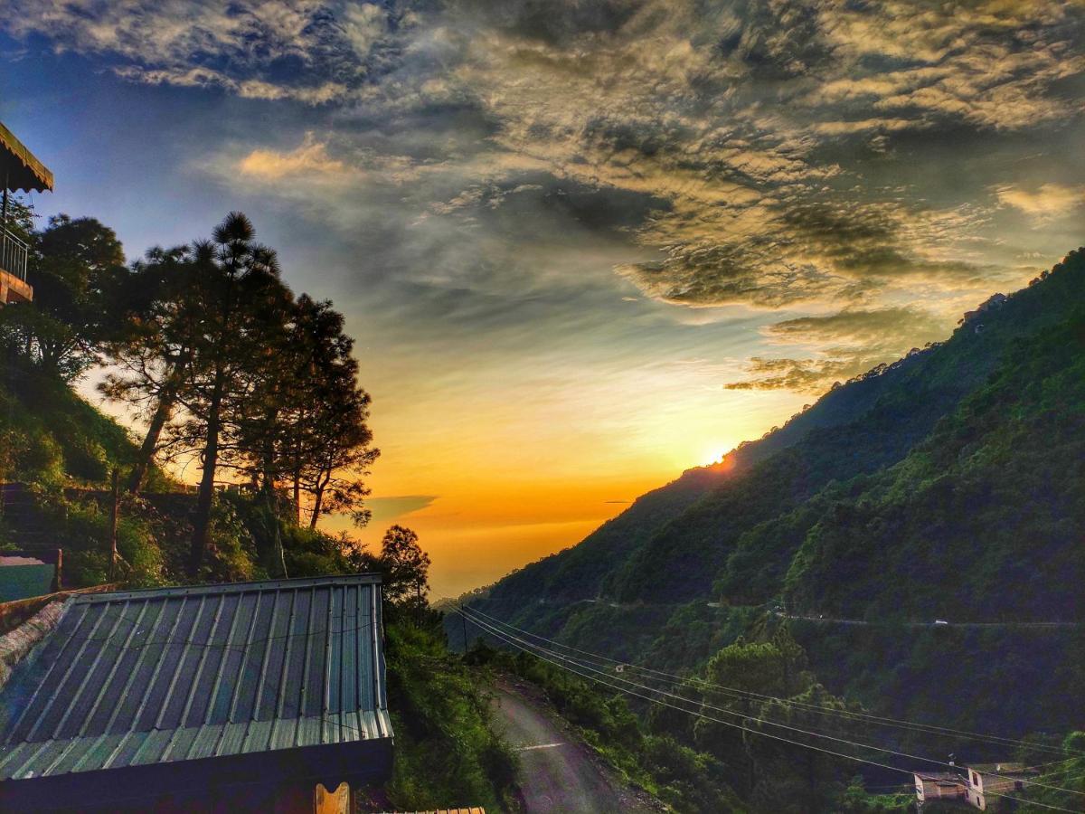 Safarmaina Resort Kasauli Exterior photo