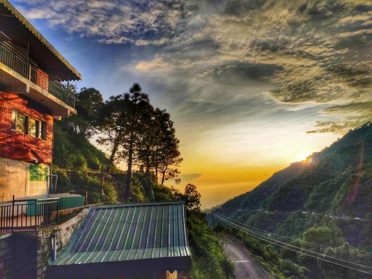 Safarmaina Resort Kasauli Exterior photo