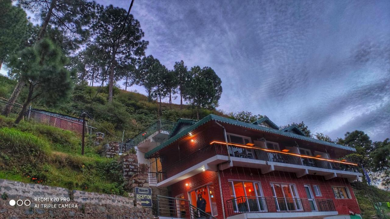 Safarmaina Resort Kasauli Exterior photo