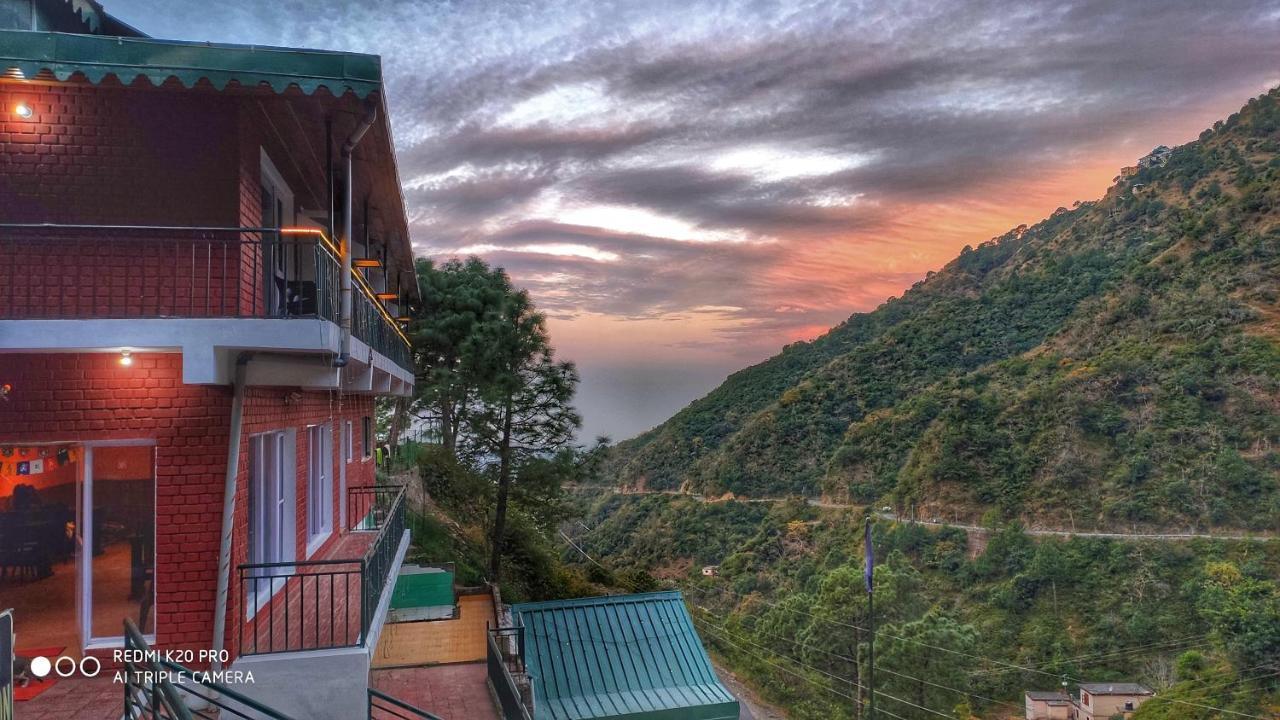 Safarmaina Resort Kasauli Exterior photo